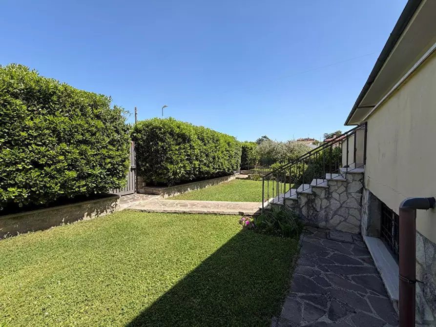 Immagine 7 di Villa in vendita  a Castelnuovo Di Porto