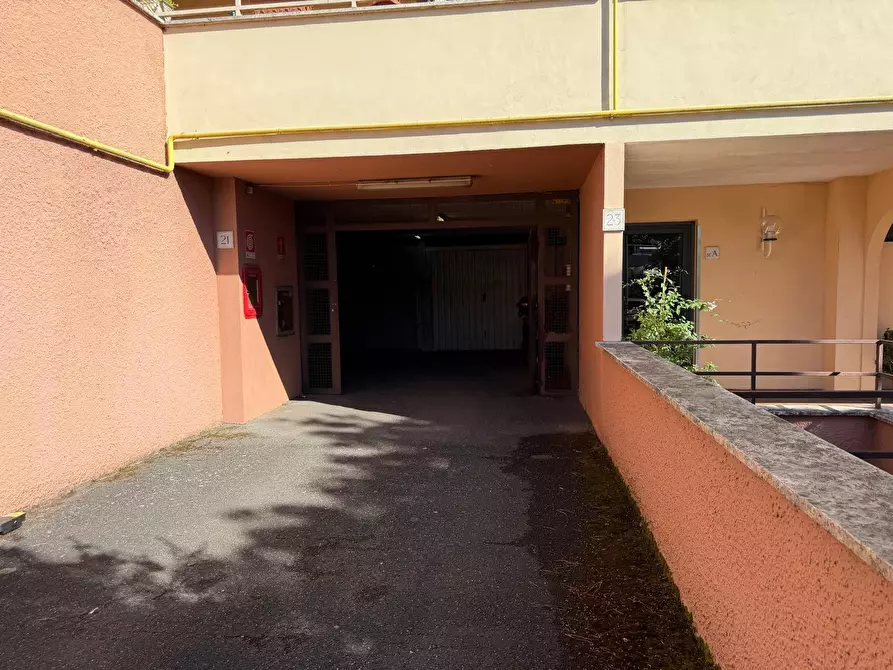 Immagine 2 di Garage in vendita  in via Amico Aspertini a Roma