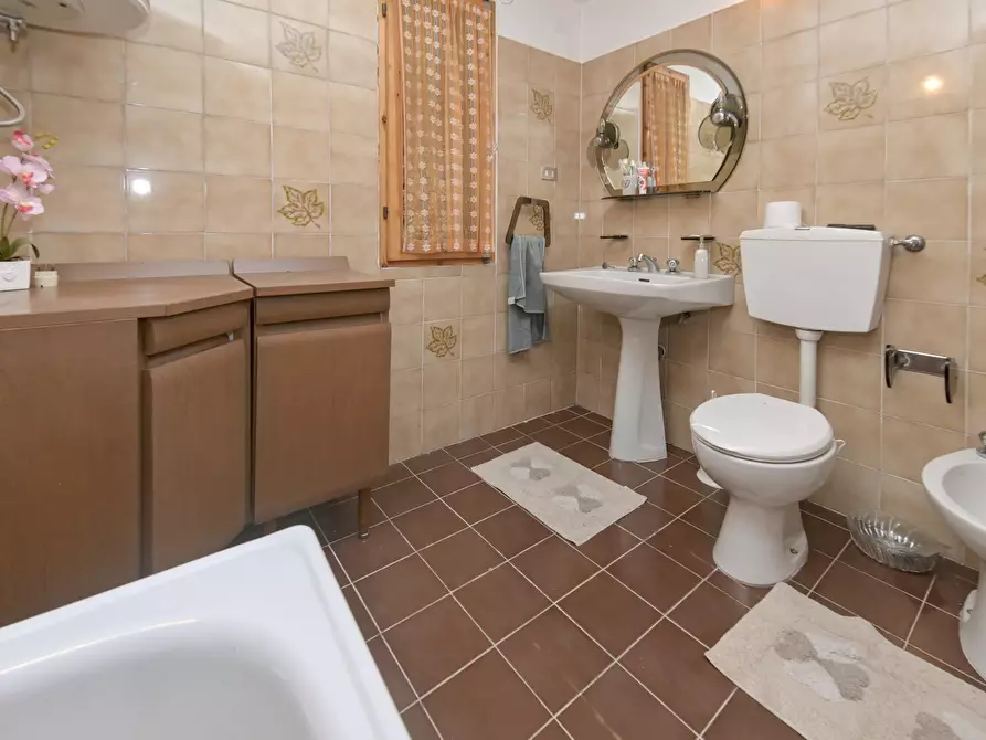 Immagine 54 di Pentalocale in vendita  in via torino 4 a Lemie