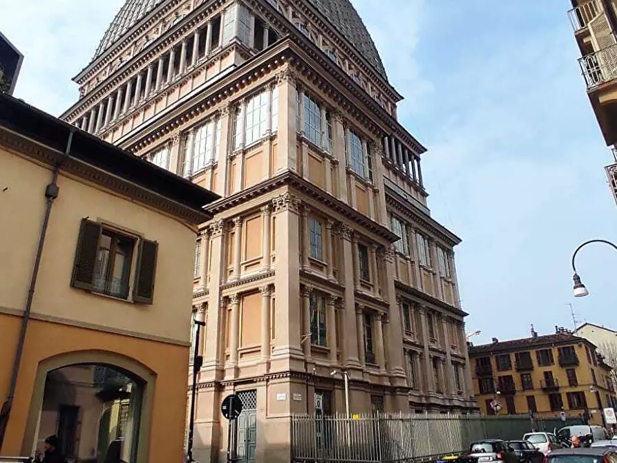 Immagine 12 di Palazzo in vendita  in Via Gaudenzio Ferrari 9 a Torino