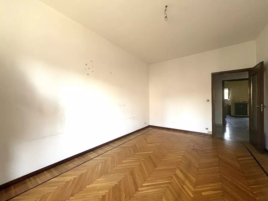 Immagine 12 di Trilocale in vendita  in Via Barletta 158 a Torino