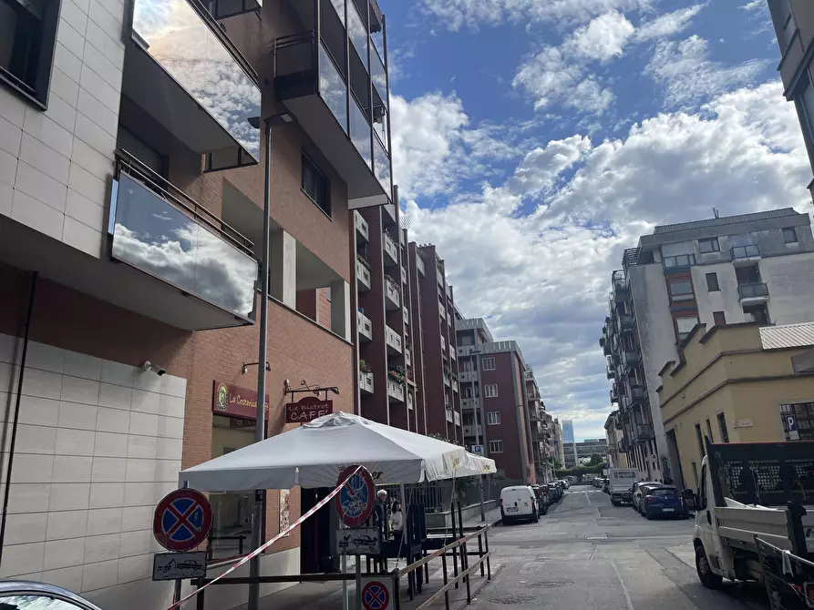 Immagine 10 di Locale commerciale in vendita  in Via Cellini 7C a Torino