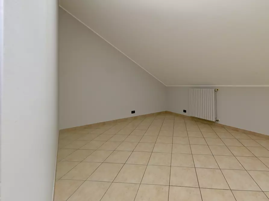 Immagine 23 di Mansarda in vendita  in Via Tirreno 155 a Torino