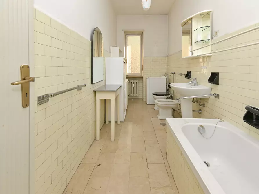 Immagine 40 di Quadrilocale in vendita  in via Rosta 1 bis a Torino