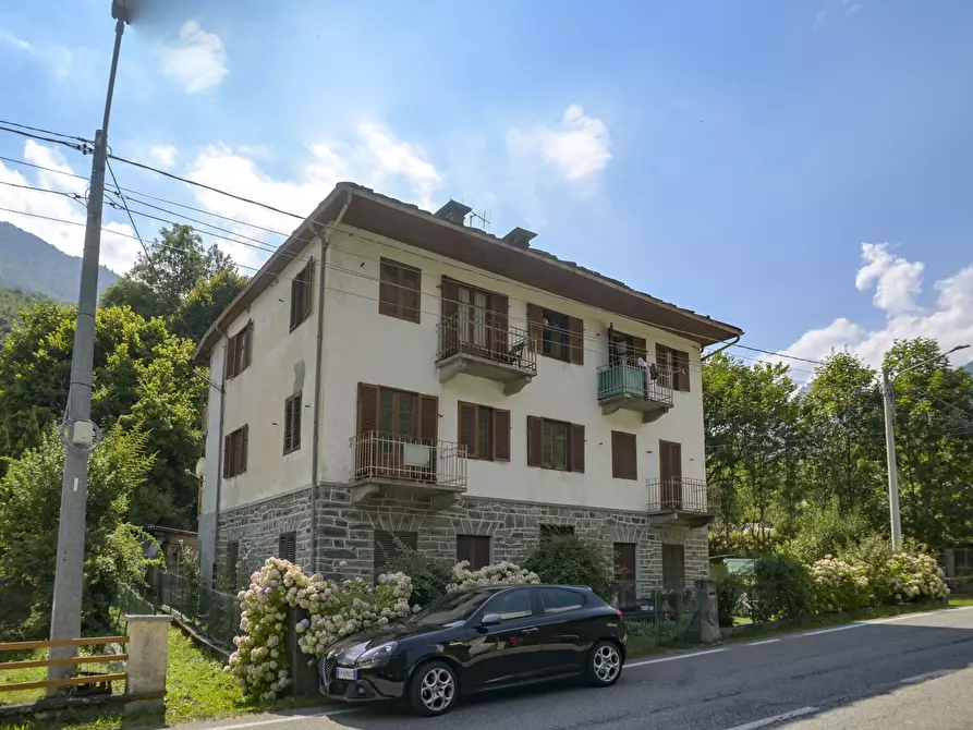 Immagine 45 di Quadrilocale in vendita  in via torino 4 a Lemie