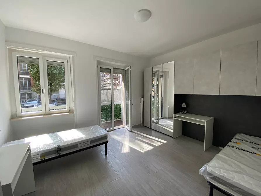 Immagine 1 di Stanza singola in affitto  in via Caprera 37 a Torino