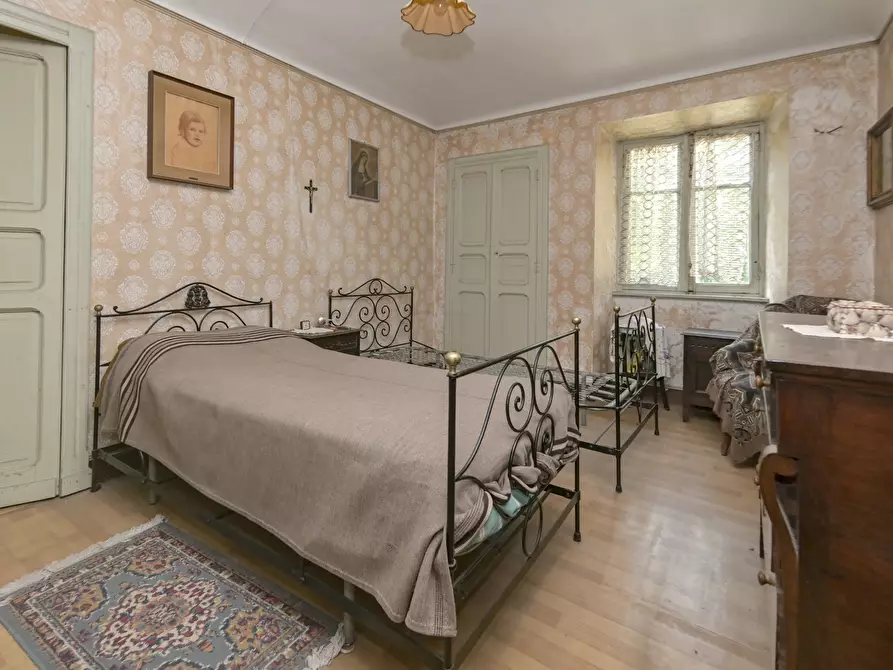 Immagine 36 di Pentalocale in vendita  in via torino 4 a Lemie