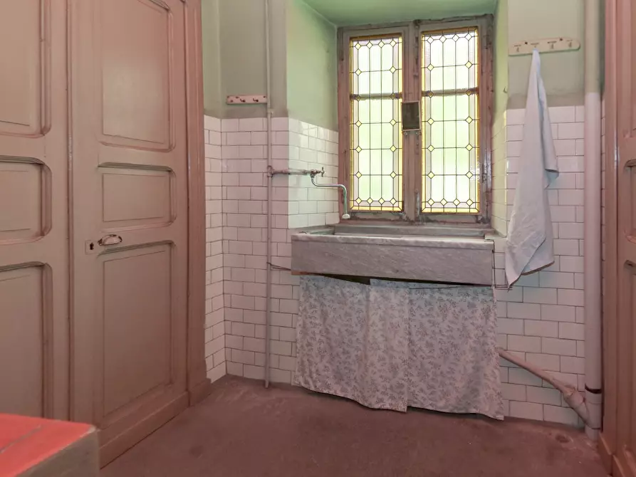 Immagine 51 di Quadrilocale in vendita  in via torino 4 a Lemie