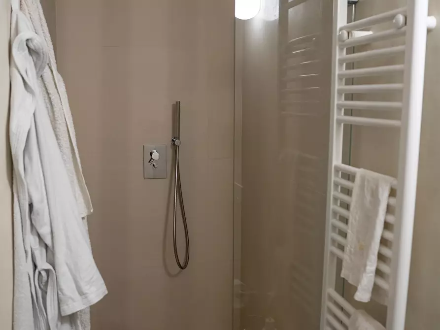 Immagine 18 di Appartamento in vendita  a Pisa