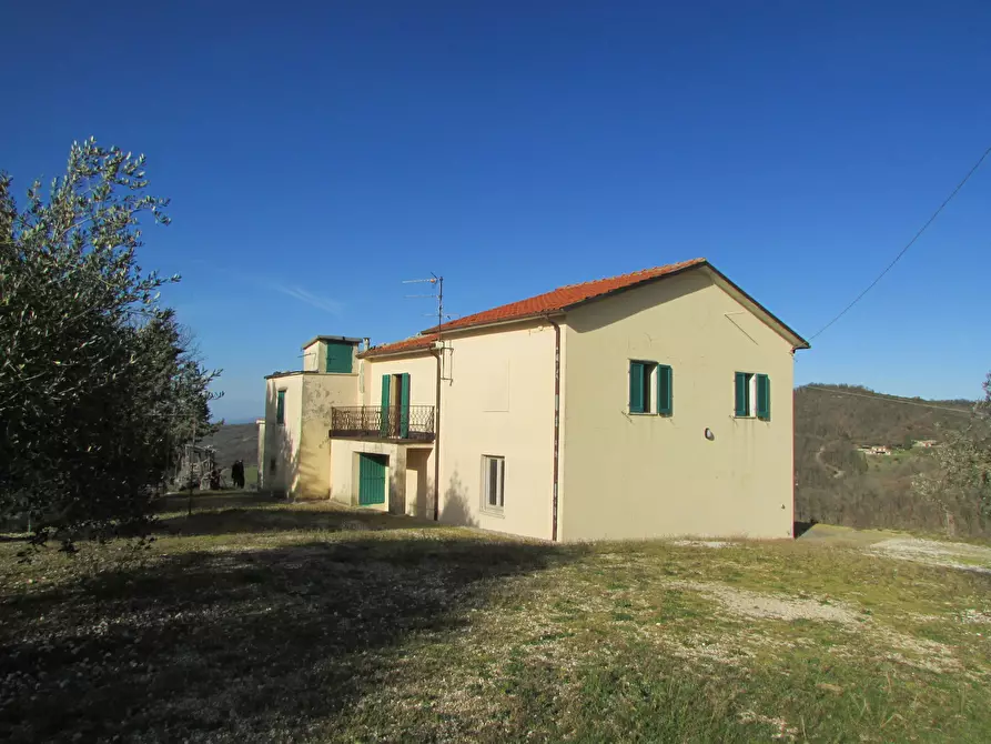 Immagine 9 di Rustico / casale in vendita  a Baschi