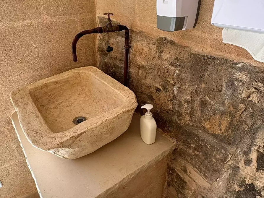 Immagine 31 di Rustico / casale in vendita  in Viale Monte Cannone a Fasano