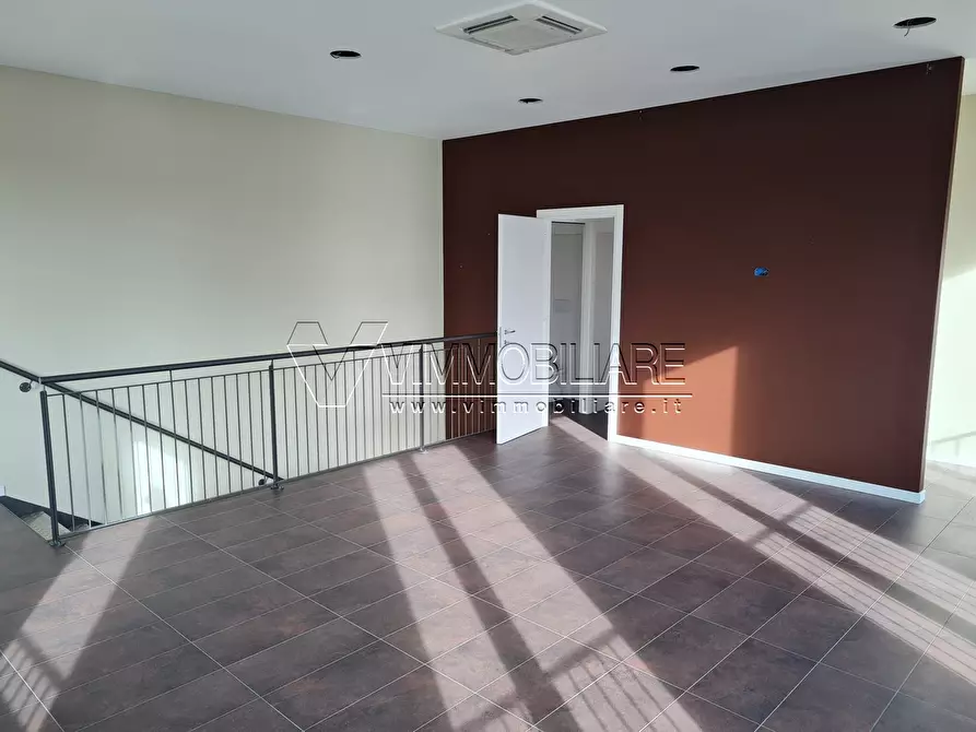 Immagine 17 di Locale commerciale in vendita  in via Carlo Porta angolo via Palladio 1 a Noventa Vicentina