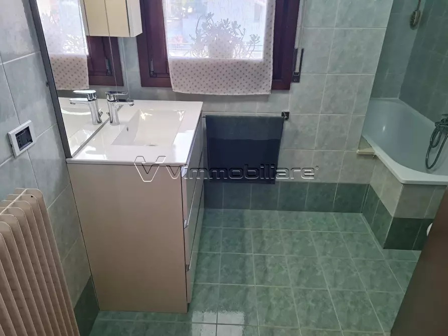 Immagine 34 di Trilocale in vendita  in Via primo maggio 9/11 a Noventa Vicentina