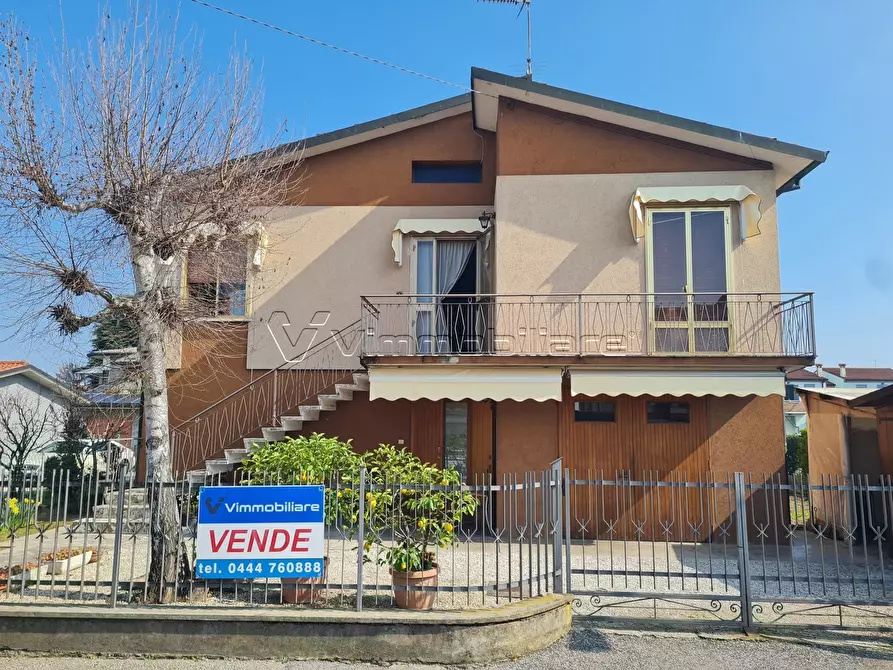 Immagine 1 di Casa indipendente in vendita  in Viale Ungheria 95 a Noventa Vicentina
