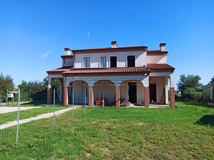 Immagine 2 di Casa bifamiliare in vendita  in via spello s.n.c. a Poiana Maggiore