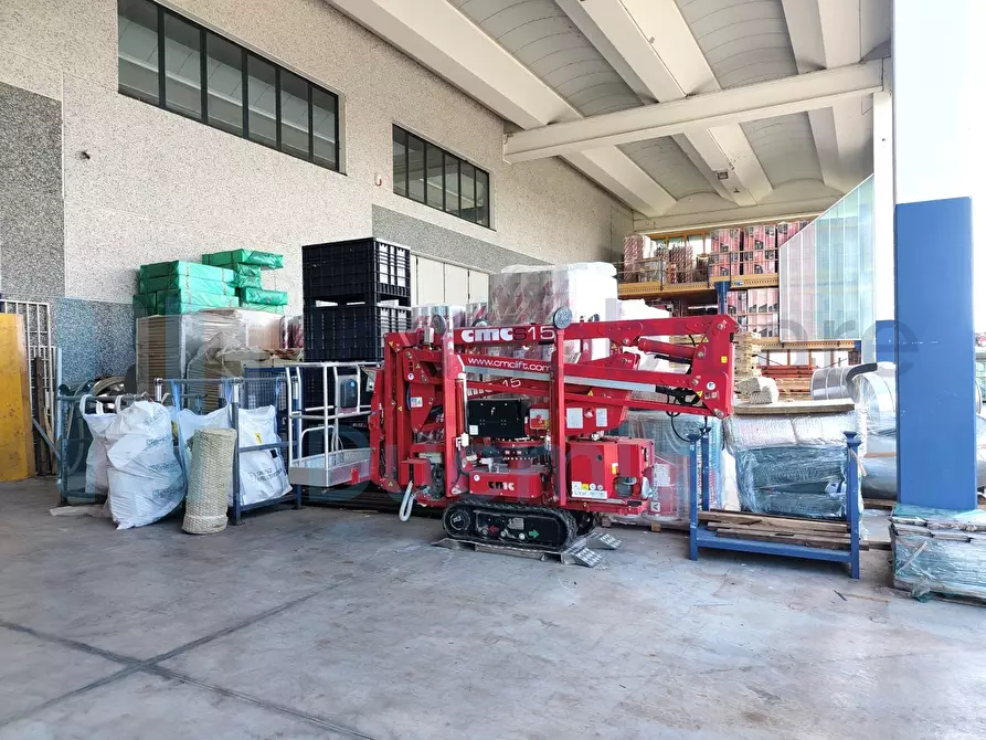 Immagine 32 di Attività artigianale in vendita  a San Cesario Sul Panaro