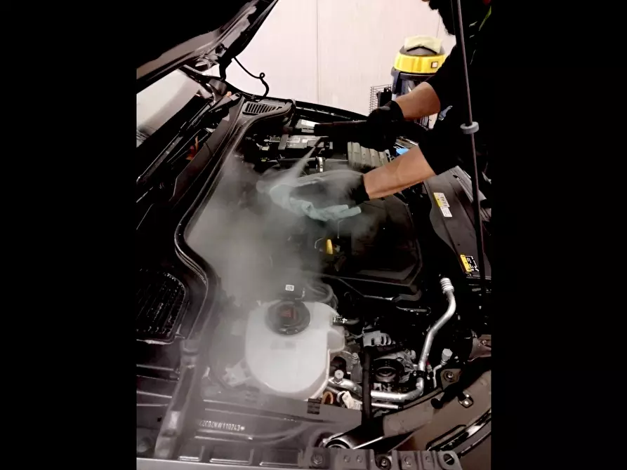 Immagine 6 di Attività artigianale in vendita  a Bologna