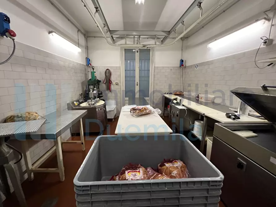 Immagine 17 di Attività artigianale in vendita  a Savignano Sul Panaro