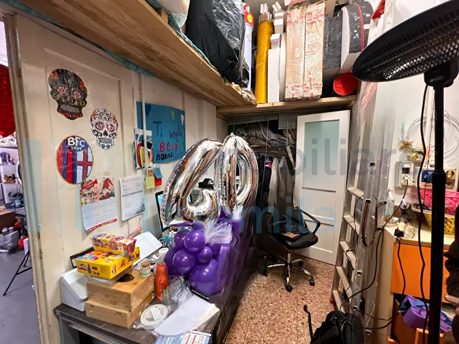 Immagine 13 di Attività commerciale in vendita  a Bologna