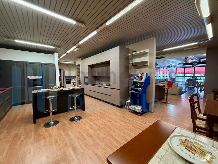 Immagine 13 di Attività commerciale in vendita  a Valsamoggia