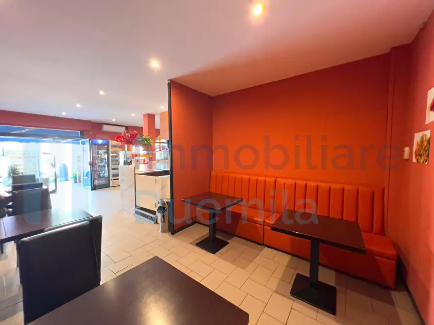 Immagine 6 di Locale commerciale in vendita  a Bologna