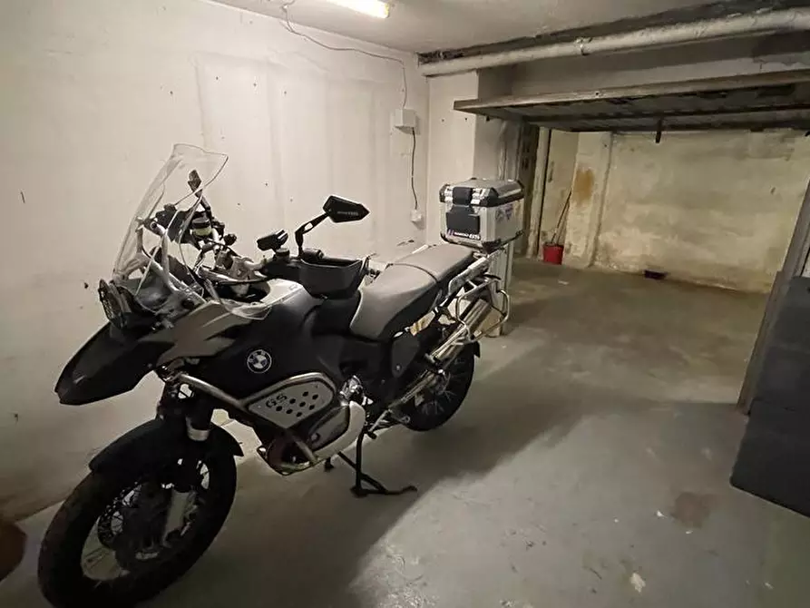 Immagine 8 di Garage in vendita  in Via Angelo Bevilacqua a Savona