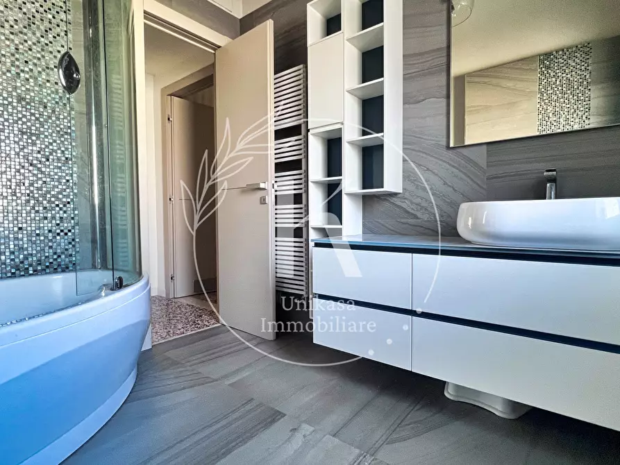 Immagine 33 di Pentalocale in vendita  in Via XX Settembre 21 a Savona