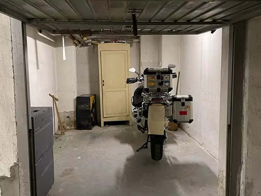 Immagine 3 di Garage in vendita  in Via Angelo Bevilacqua a Savona