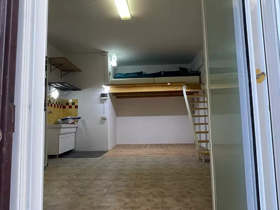 Immagine 3 di Garage in vendita  in Via Privata Olivetta a Savona