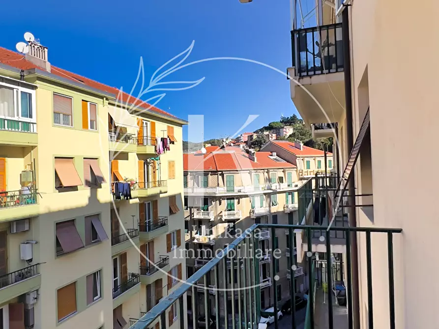 Immagine 8 di Quadrilocale in vendita  in Via Giuseppe Cesare Abba a Savona