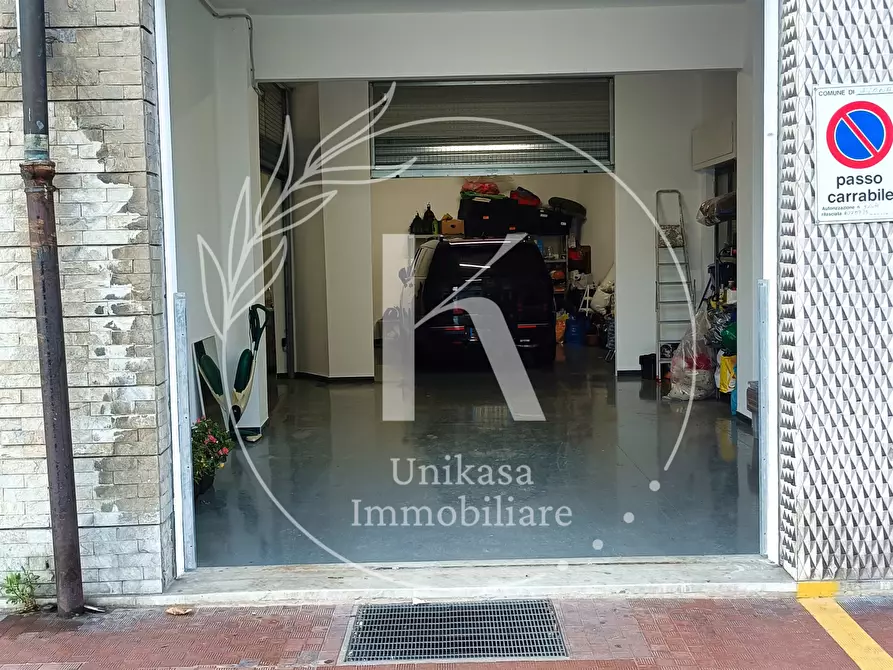 Immagine 22 di Garage in vendita  in Corso Viglienzoni 24 a Savona