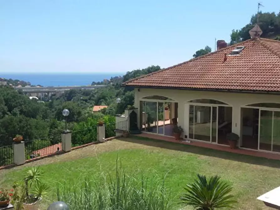 Immagine 1 di Villa in vendita  in via ferrari a Celle Ligure