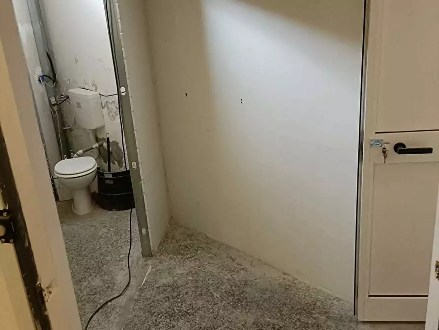 Immagine 10 di Garage in vendita  in Via Cosseria a Savona