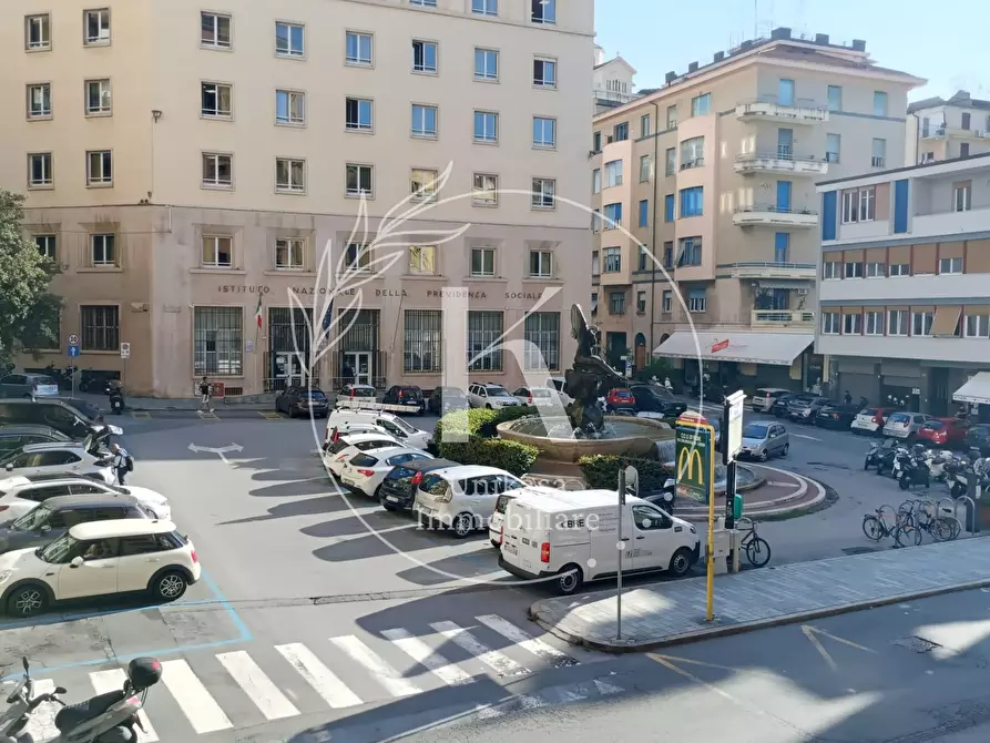 Immagine 1 di Trilocale in vendita  in Piazza Guglielmo Marconi a Savona