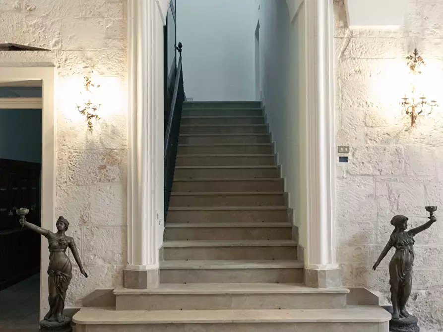 Immagine 3 di Palazzo in vendita  in Via Martiri di Kindu a Ostuni