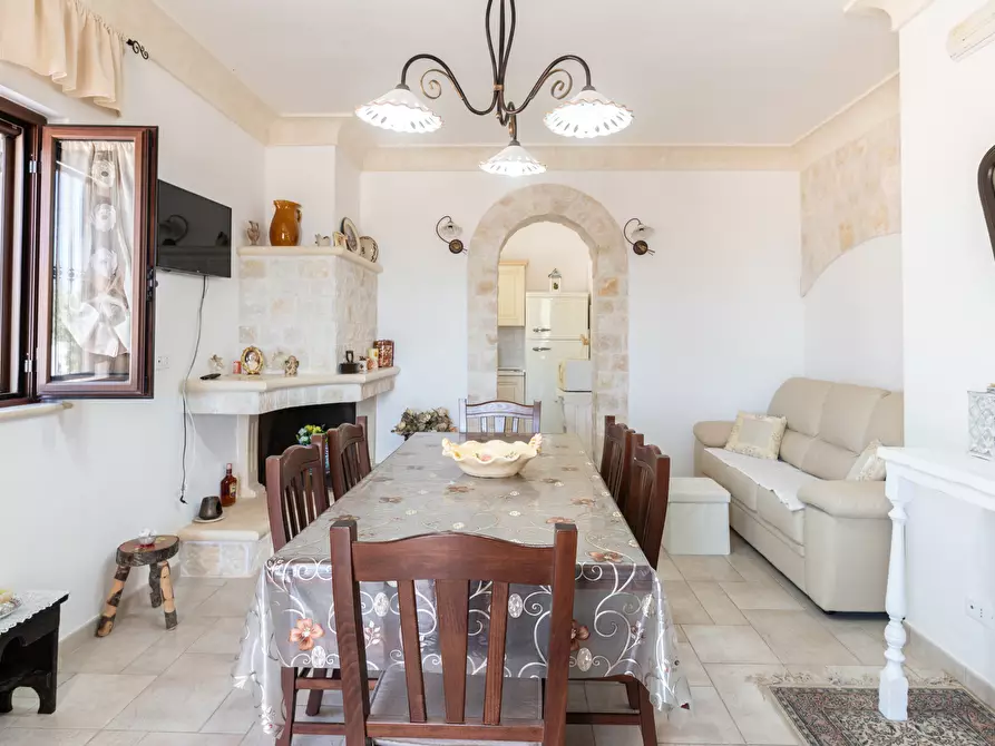 Immagine 36 di Villa in vendita  in Via Provinciale Martina Franca a Ostuni