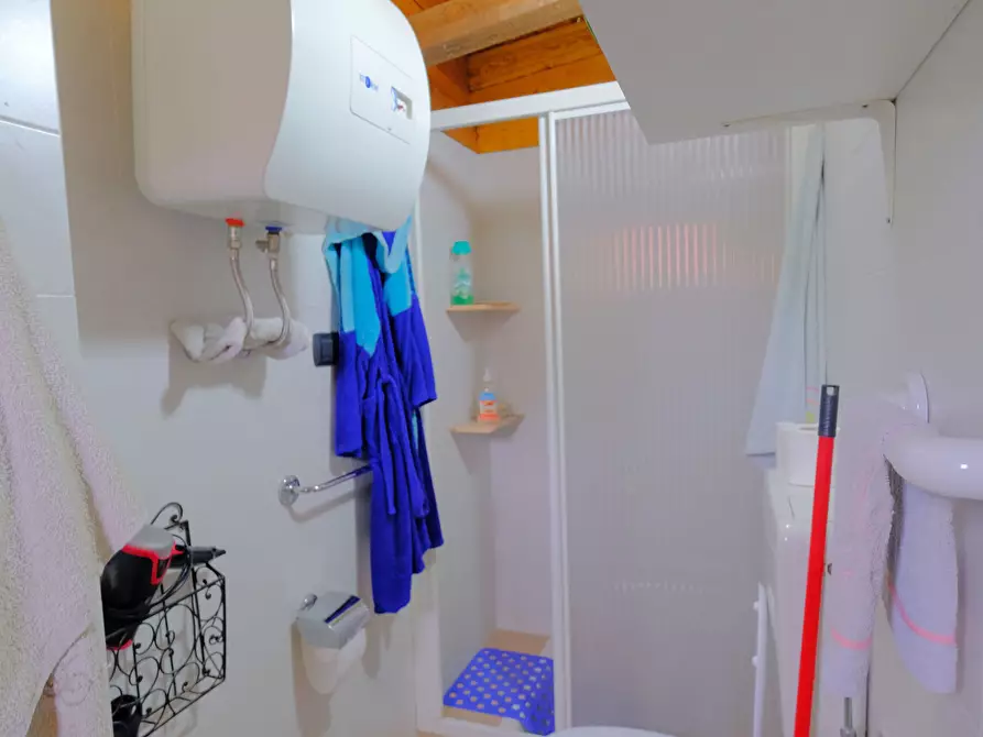 Immagine 23 di Rustico / casale in vendita  a Pareto