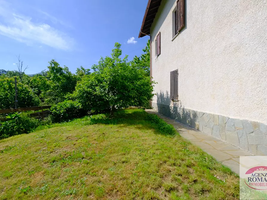 Immagine 5 di Casa trifamiliare in vendita  in Località Marrona 8 a Sassello