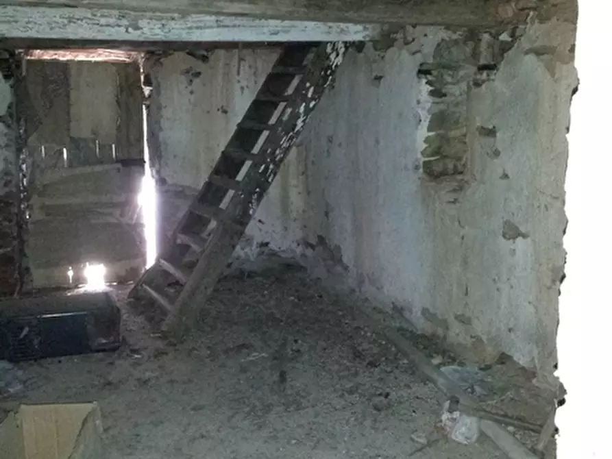 Immagine 8 di Porzione di casa in vendita  a Sassello