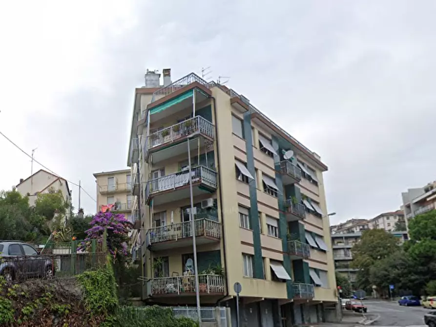Immagine 1 di Appartamento in vendita  in Via Giovanni Tissoni 15 a Savona