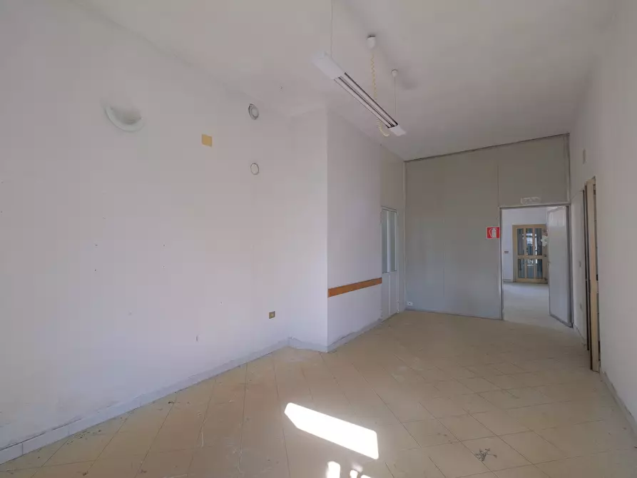 Immagine 8 di Albergo/B&B/Residence in vendita  a Urbe