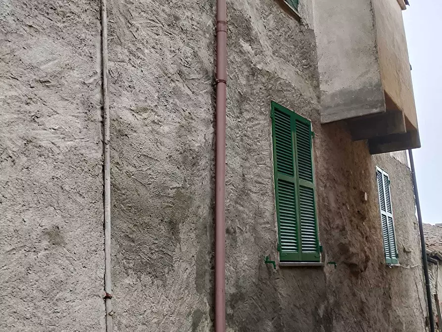 Immagine 4 di Quadrilocale in vendita  in Via al Castello 7 a Pareto