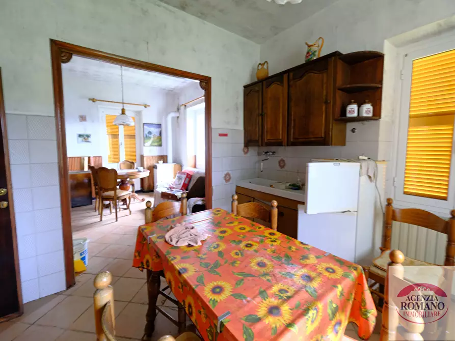 Immagine 2 di Rustico / casale in vendita  a Urbe