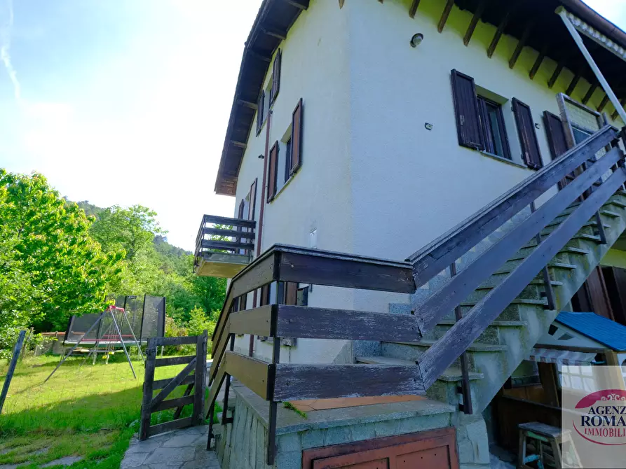 Immagine 3 di Casa trifamiliare in vendita  in Località Marrona 8 a Sassello