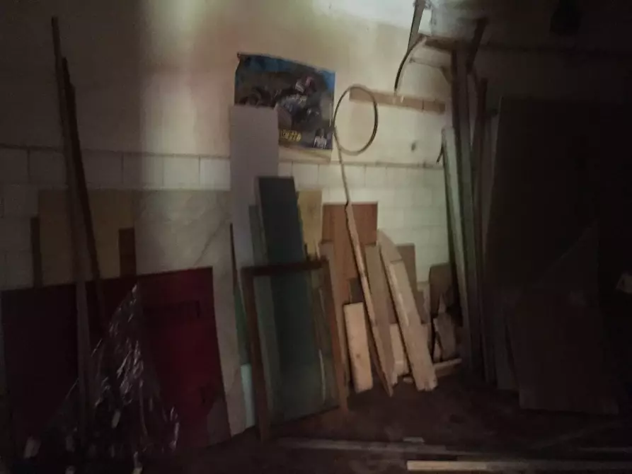 Immagine 11 di Magazzino in vendita  a Genova