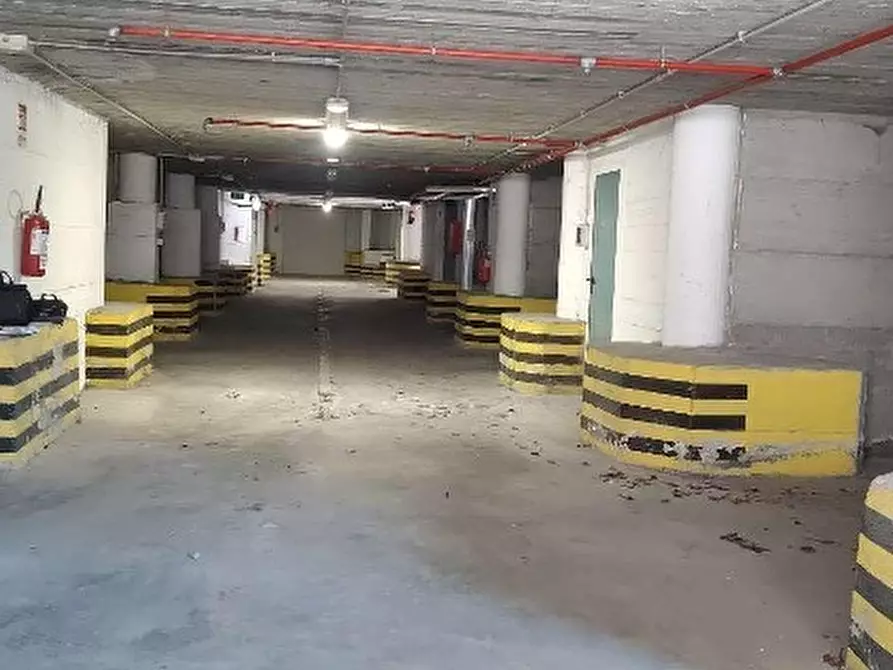 Immagine 5 di Garage in vendita  in Via Giuseppe Airenti 44 a Imperia