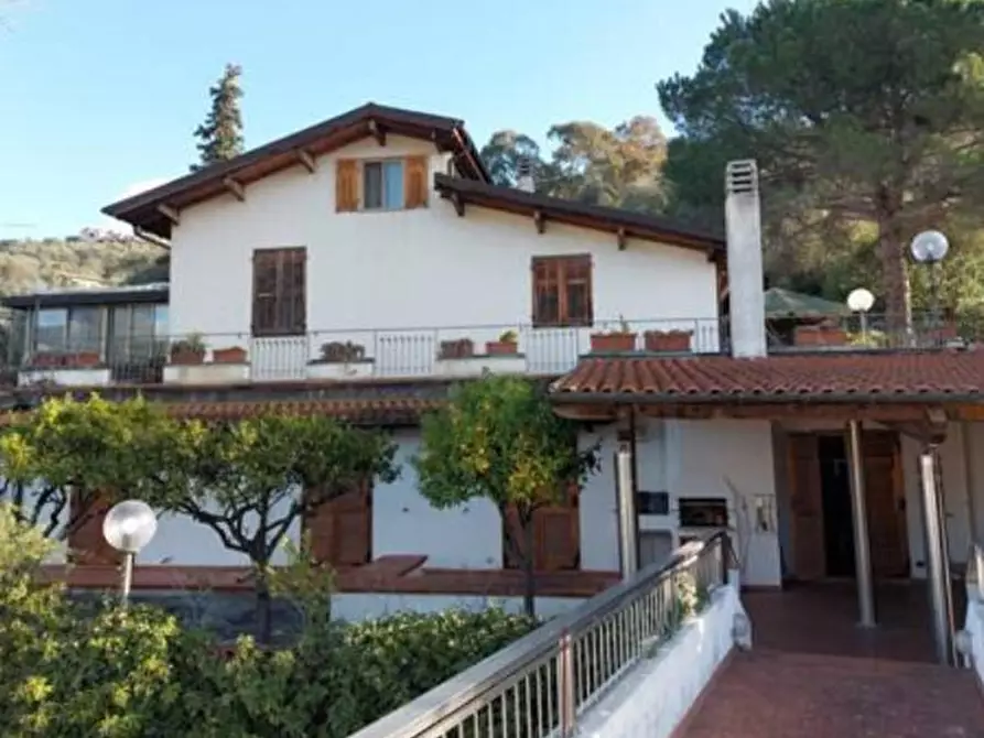 Immagine 1 di Casa bifamiliare in vendita  in Via Privata delle Rose snc a Diano San Pietro