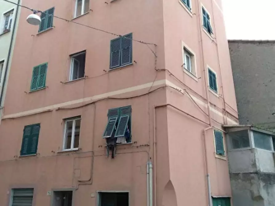 Immagine 1 di Pentalocale in vendita  in Via Renato Quartini 31 a Genova