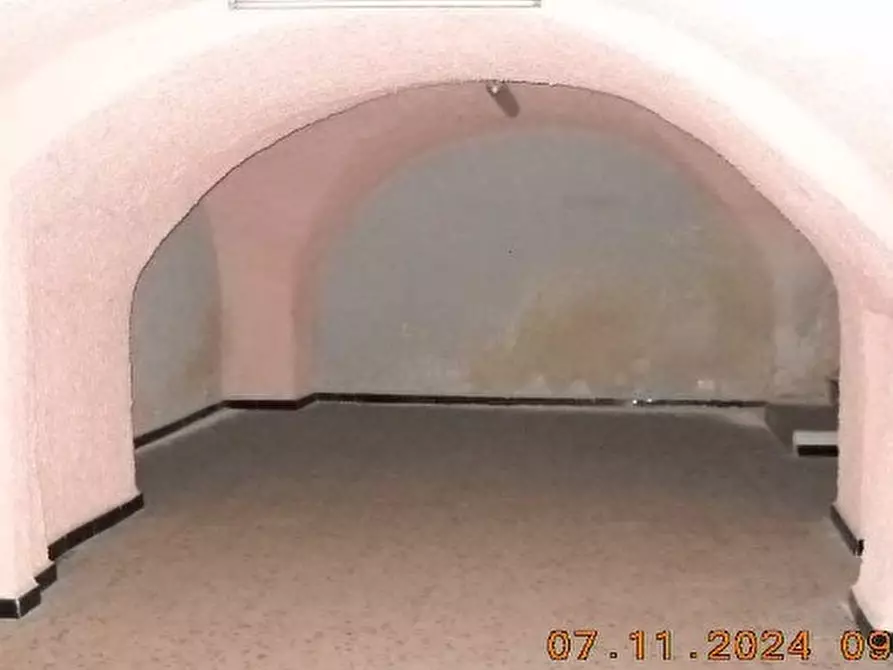 Immagine 6 di Locale commerciale in vendita  in Via Eroi Camporossesi 14 a Camporosso