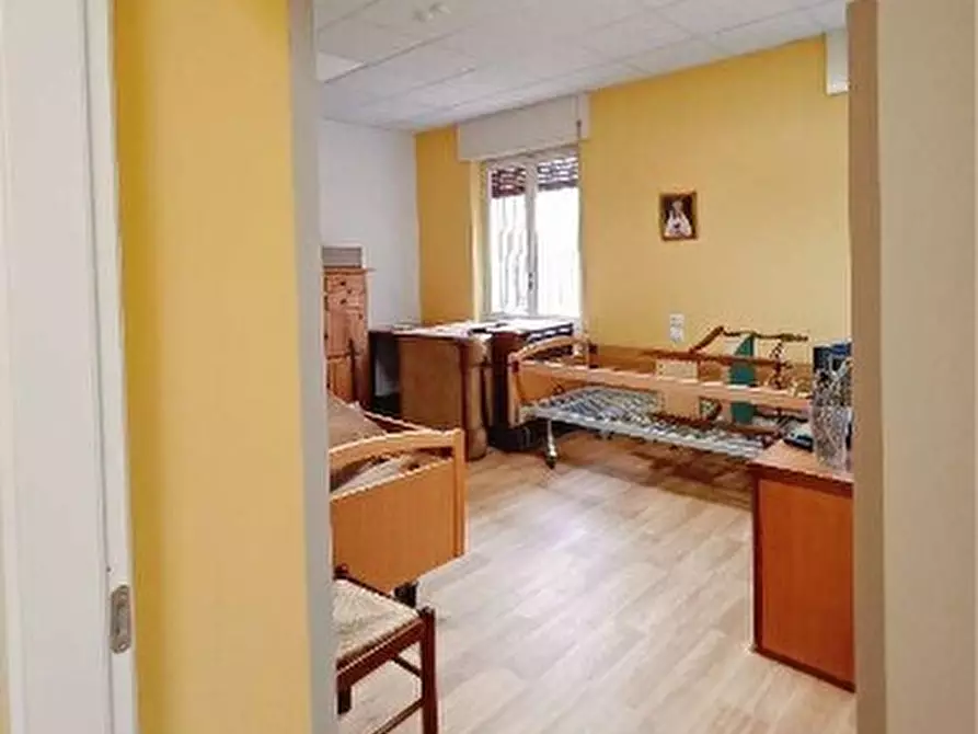 Immagine 4 di Albergo/B&B/Residence in vendita  in Via Roma 53 a Rezzoaglio
